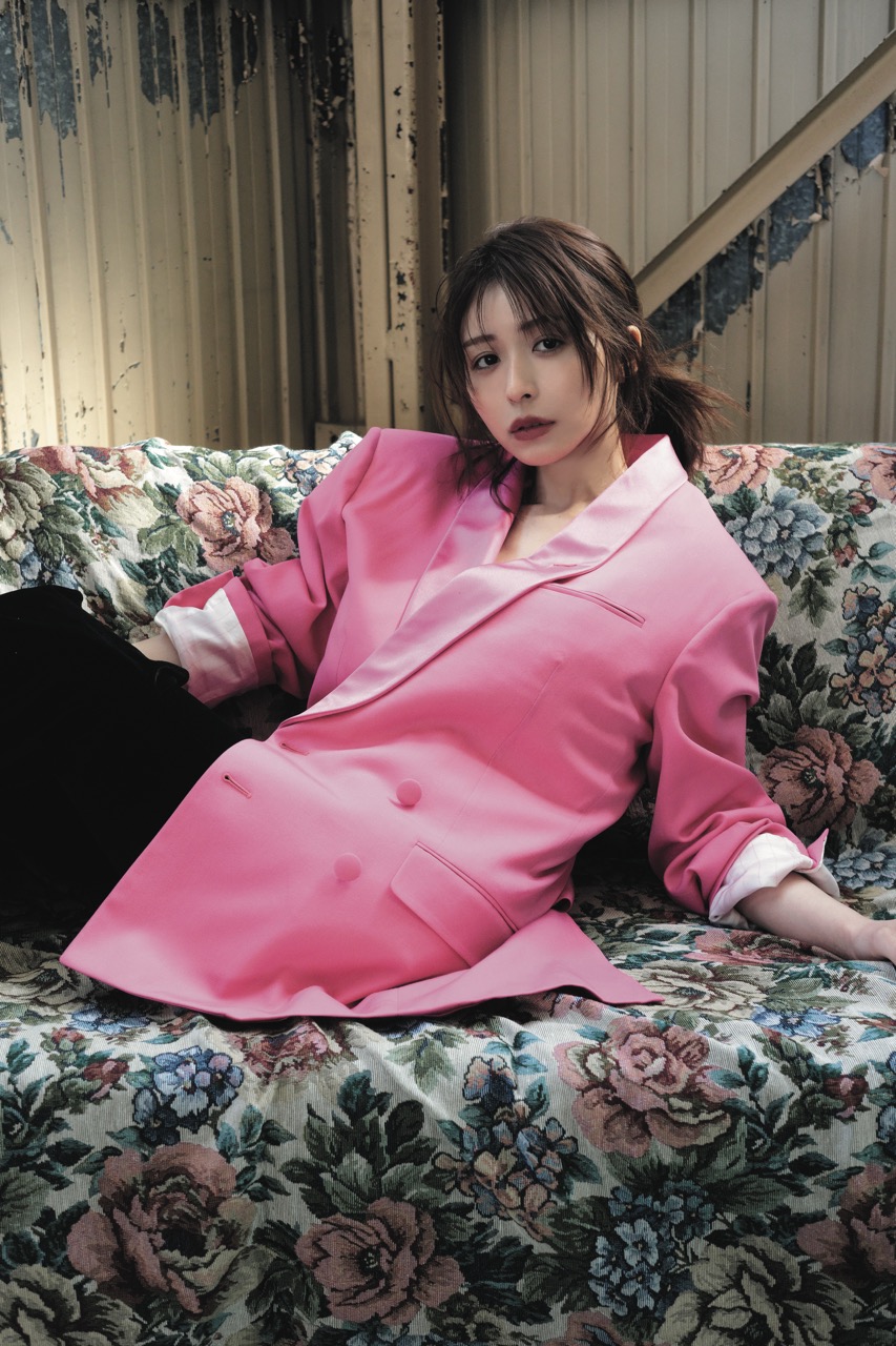 SNIDEL×LACOSTE、久間田琳加が纏うスペシャルカプセルコレクションを